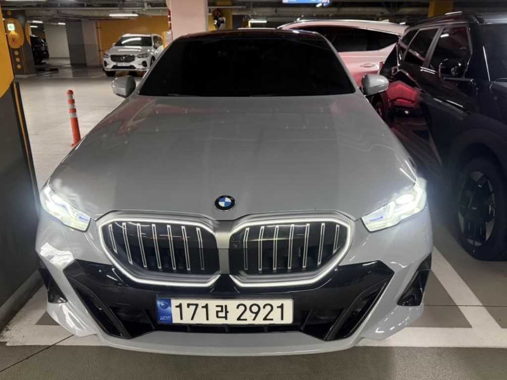 BMW 5시리즈 5시리즈 (G60) 530i xDrive M 스포츠 이미지 1