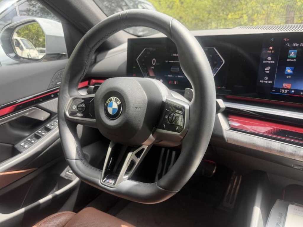 BMW 5시리즈 5시리즈 (G60) 530i xDrive M 스포츠 이미지 8