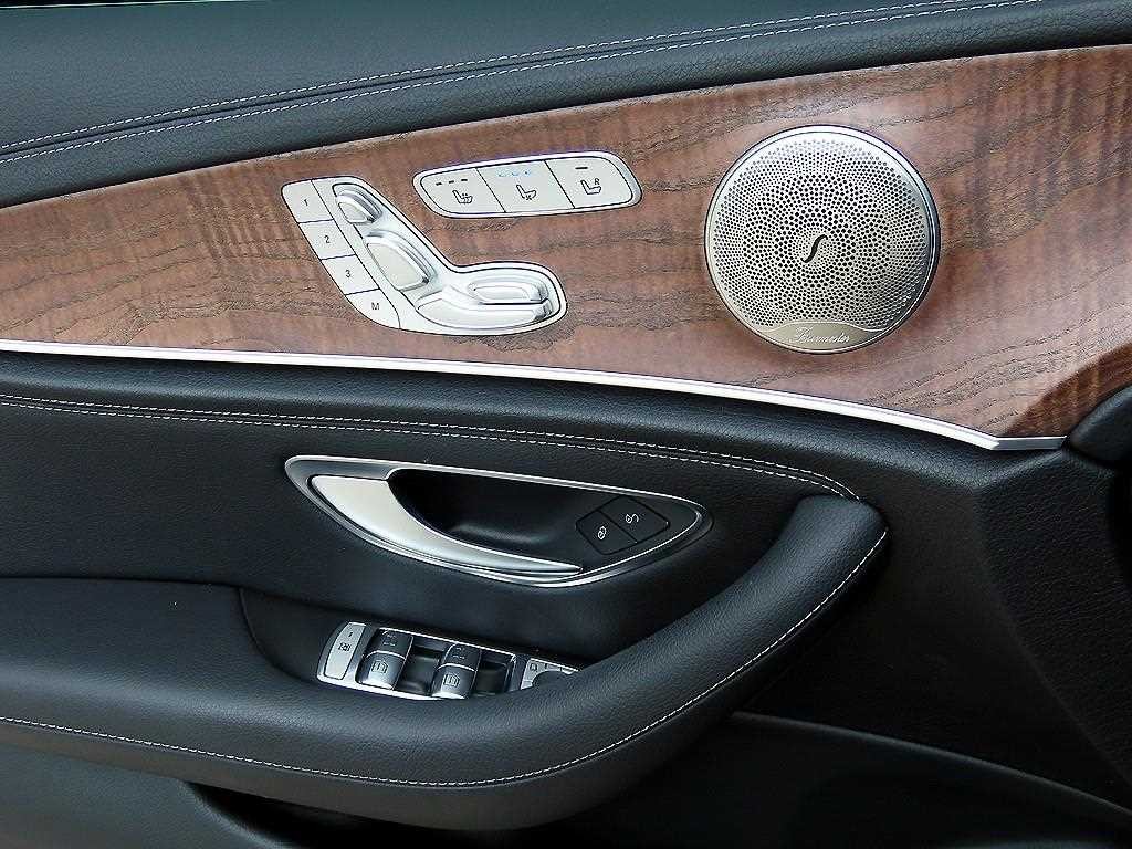 벤츠 E 클래스 E-클래스 W213 E300 아방가르드 이미지 11