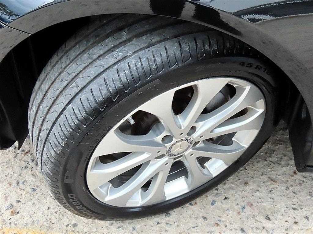 벤츠 E 클래스 E-클래스 W213 E300 아방가르드 이미지 20