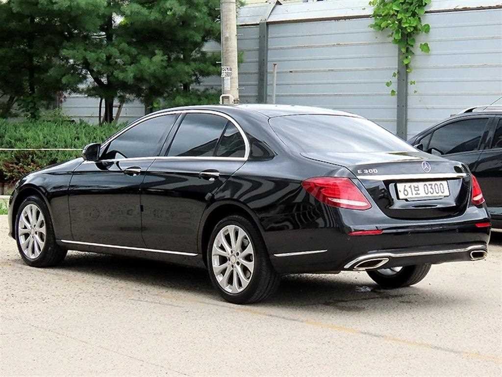 벤츠 E 클래스 E-클래스 W213 E300 아방가르드 이미지 3