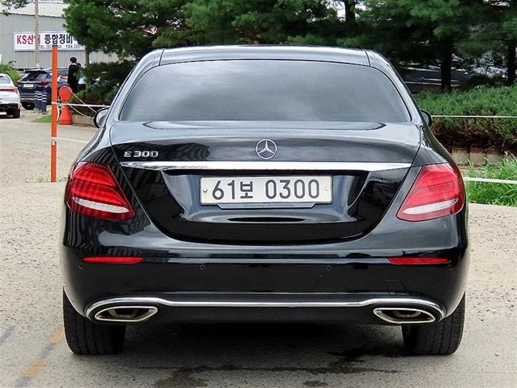 벤츠 E 클래스 E-클래스 W213 E300 아방가르드 이미지 4