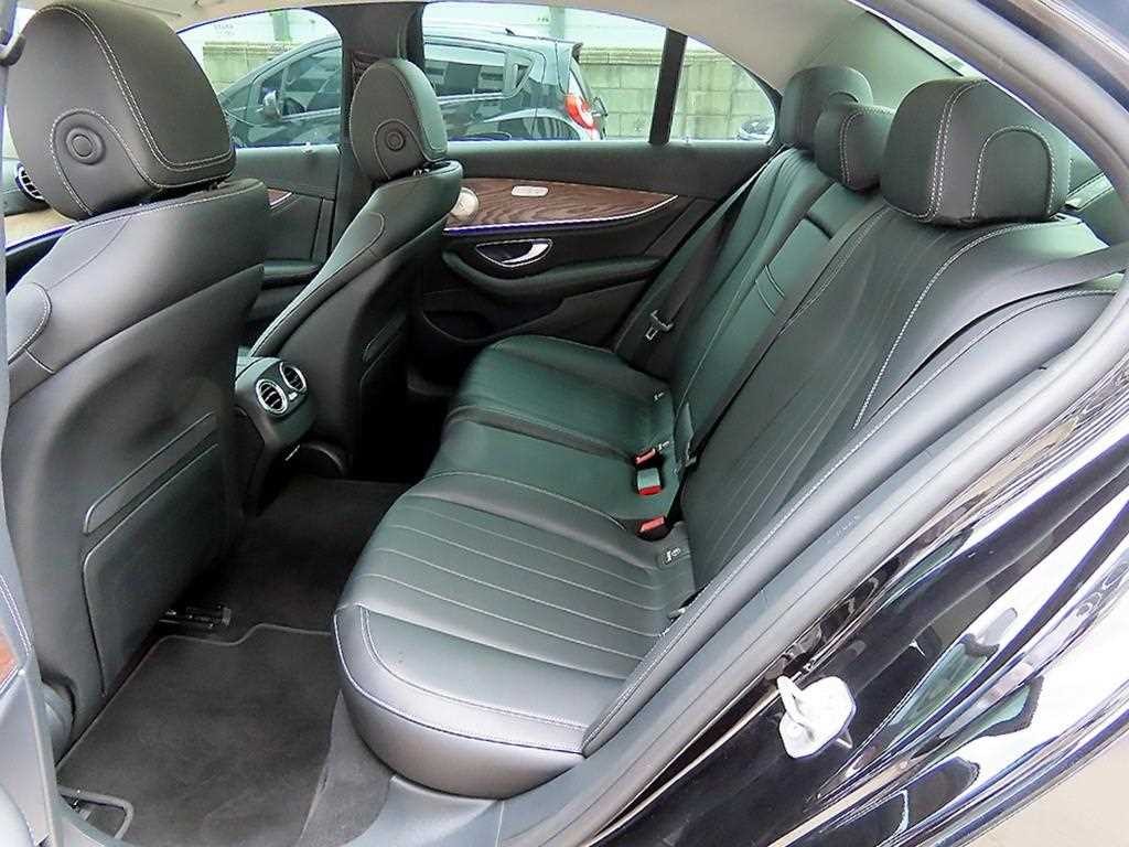 벤츠 E 클래스 E-클래스 W213 E300 아방가르드 이미지 6