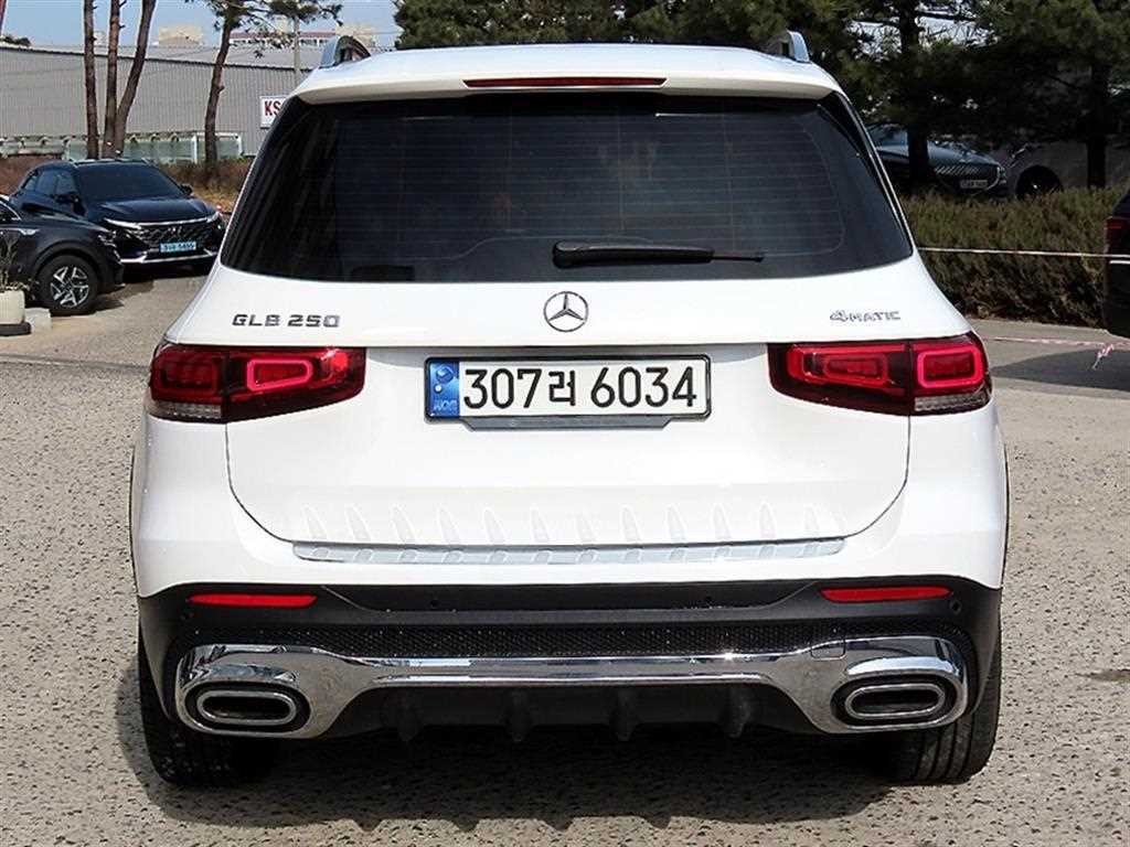 벤츠 GLB 클래스 GLB클래스 X247 GLB 250 4MATIC 이미지 4