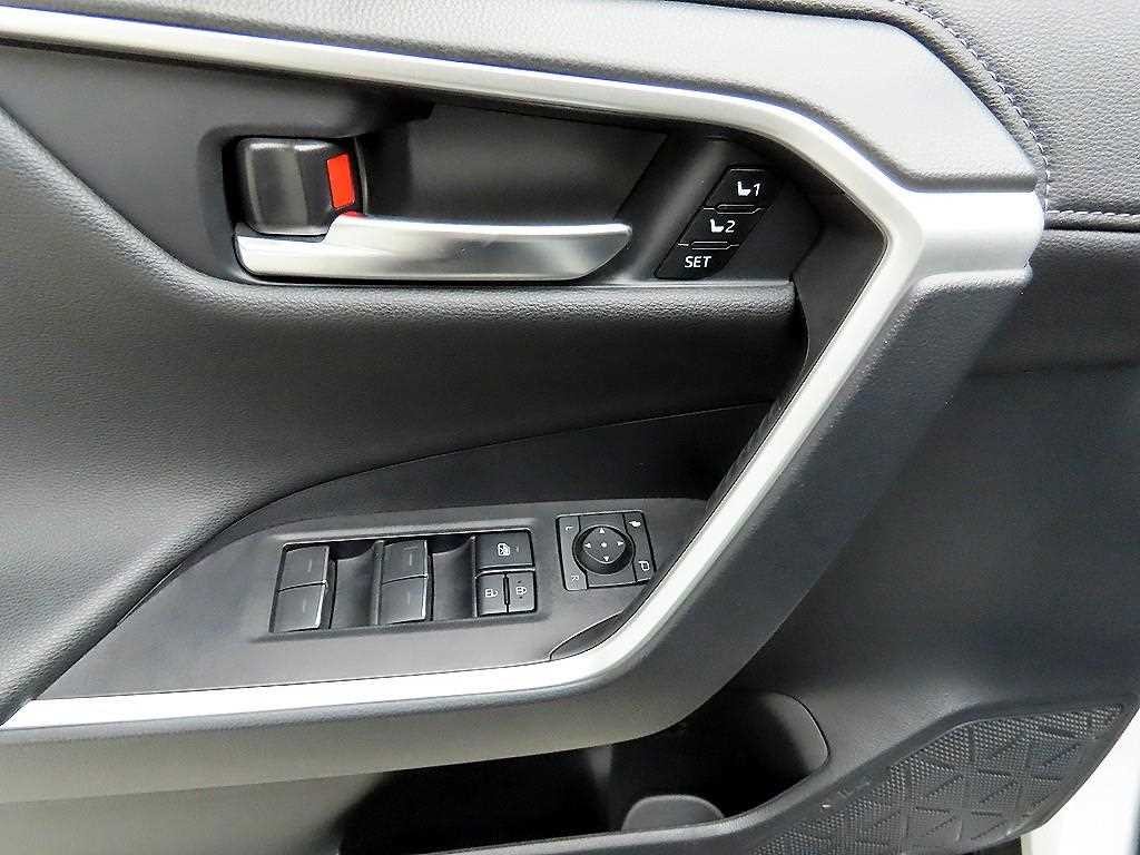 토요타 라브4 RAV4(5세대) 2.5 4WD 하이브리드 LTD 이미지 11