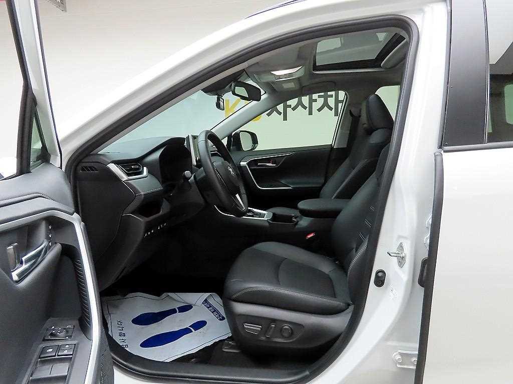 토요타 라브4 RAV4(5세대) 2.5 4WD 하이브리드 LTD 이미지 12