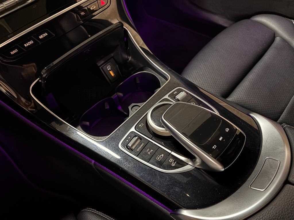 벤츠 C 클래스 C클래스 W205 C300e 4MATIC AMG Line 이미지 12