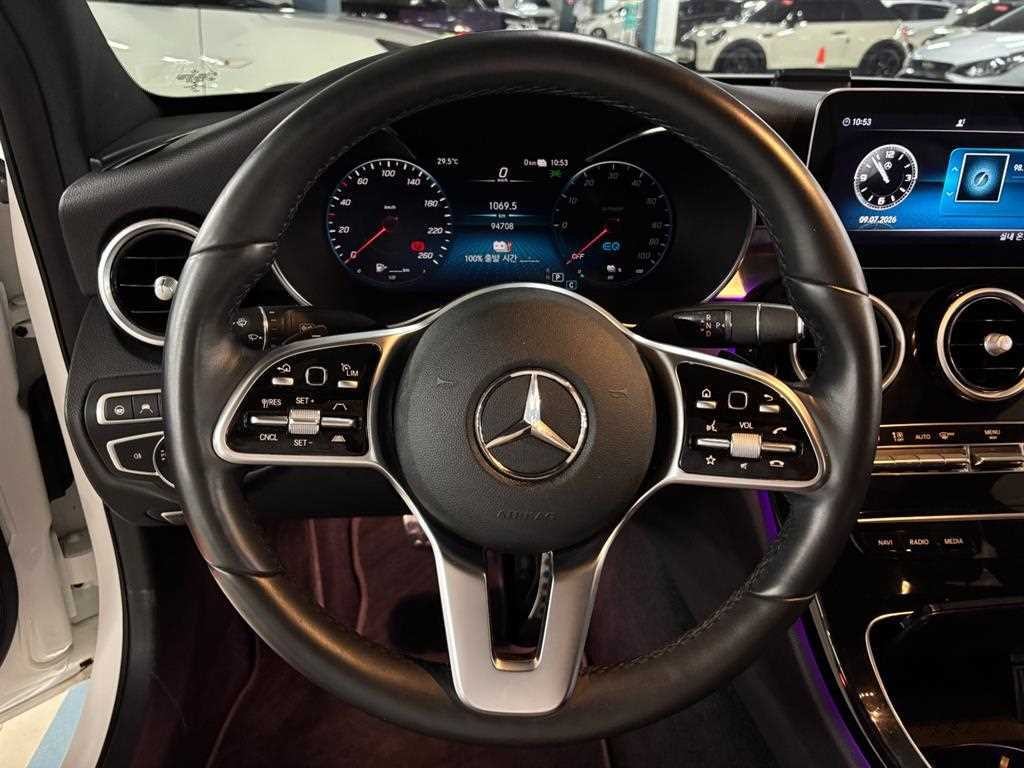 벤츠 C 클래스 C클래스 W205 C300e 4MATIC AMG Line 이미지 7