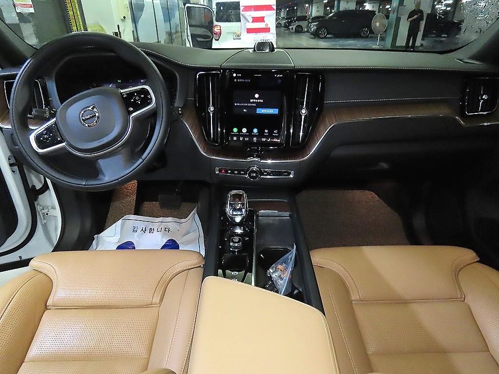 볼보 XC60 XC60(2세대) B5 AWD 인스크립션 이미지 10