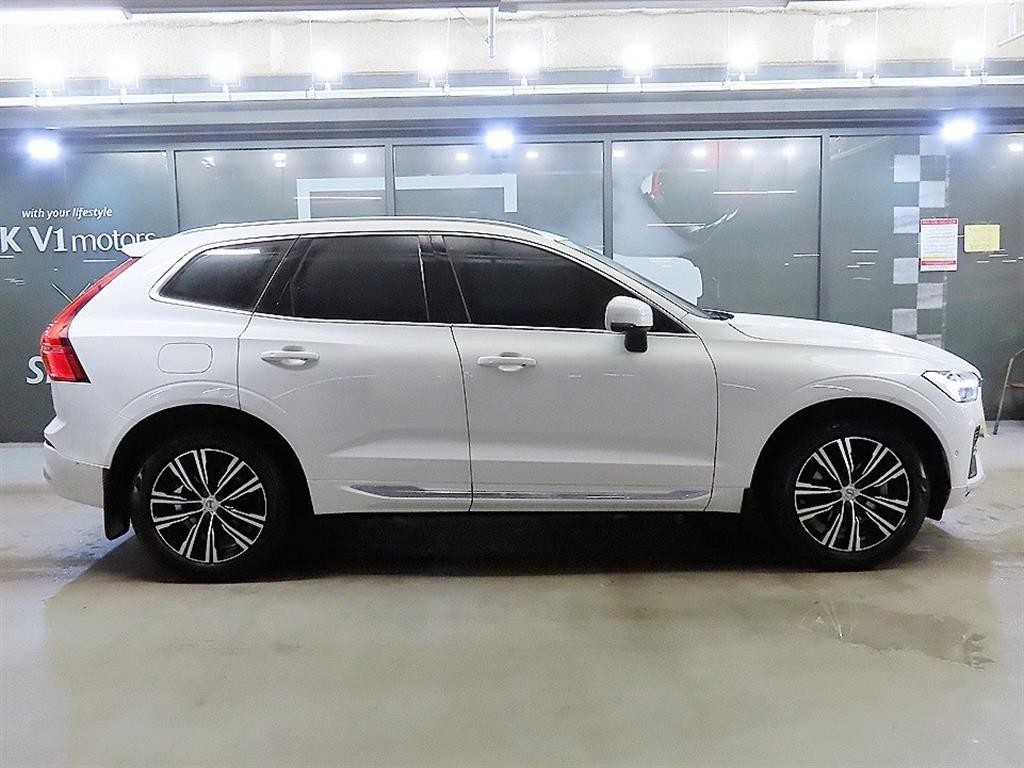 볼보 XC60 XC60(2세대) B5 AWD 인스크립션 이미지 3