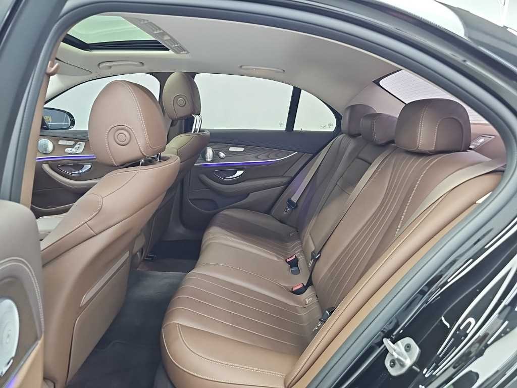 벤츠 E 클래스 E-클래스 W213 E300 4MATIC 익스클루시브 이미지 12