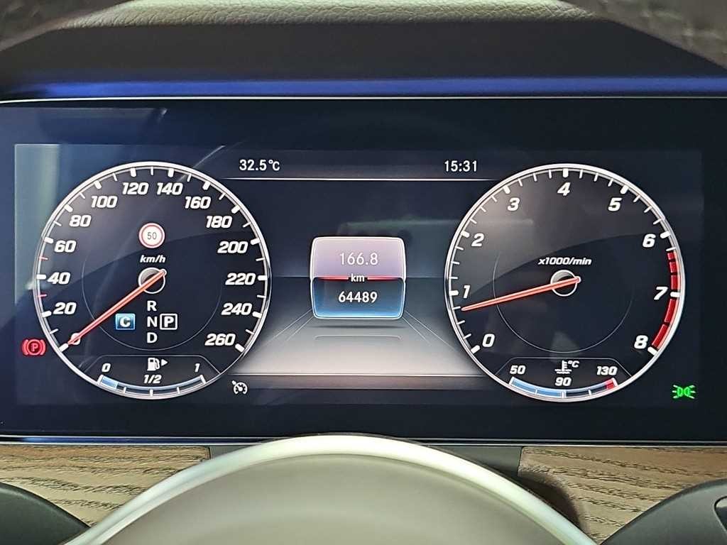 벤츠 E 클래스 E-클래스 W213 E300 4MATIC 익스클루시브 이미지 6