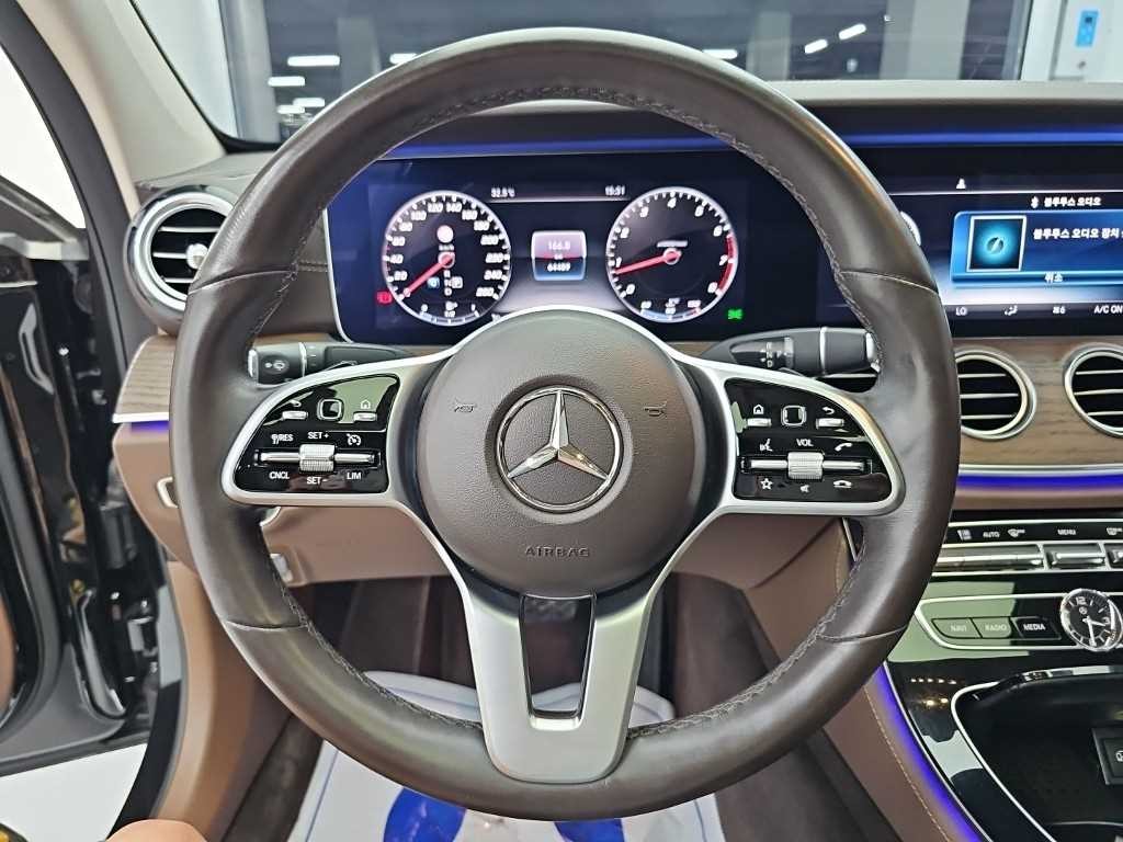 벤츠 E 클래스 E-클래스 W213 E300 4MATIC 익스클루시브 이미지 9