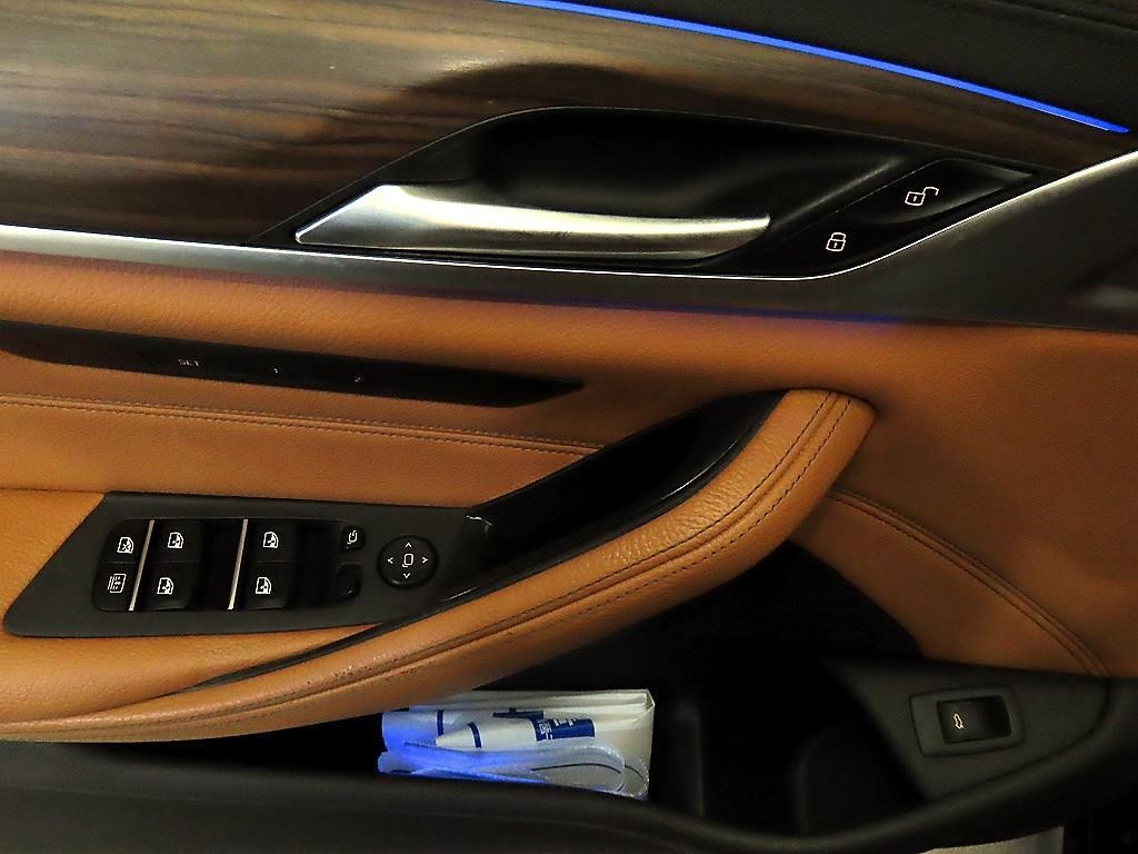 BMW 5시리즈 5시리즈 (G30) 520d M 스포츠 플러스 이미지 14