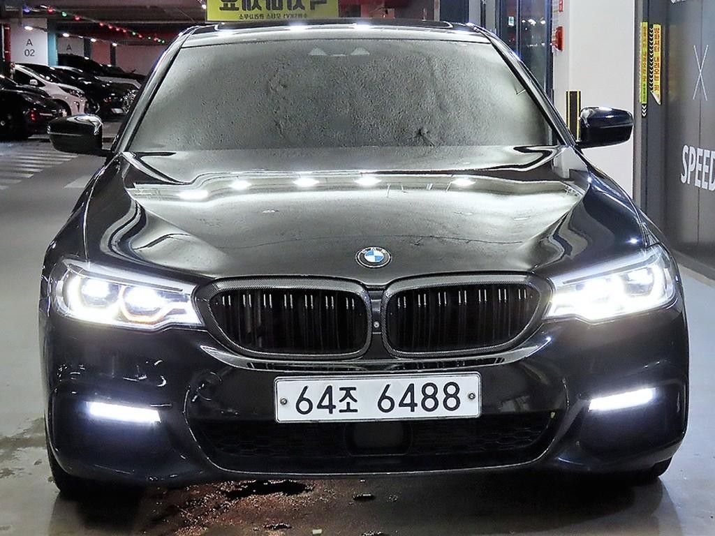 BMW 5시리즈 5시리즈 (G30) 520d M 스포츠 플러스 이미지 2