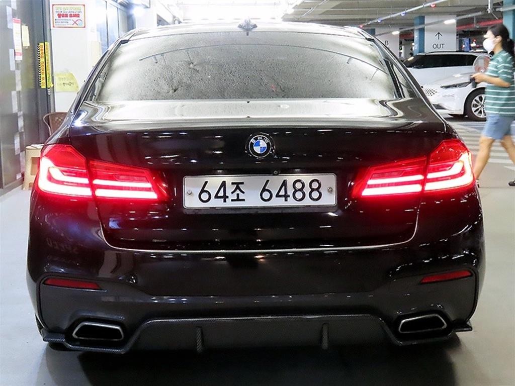 BMW 5시리즈 5시리즈 (G30) 520d M 스포츠 플러스 이미지 5