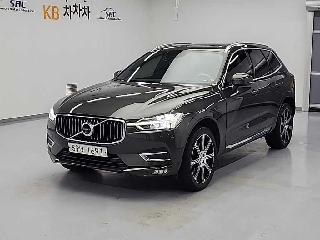 볼보 XC60 XC60(2세대) D5 AWD 인스크립션 이미지 2