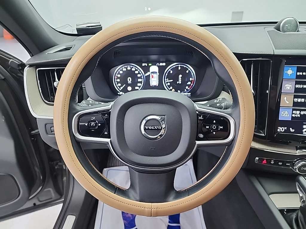 볼보 XC60 XC60(2세대) D5 AWD 인스크립션 이미지 9