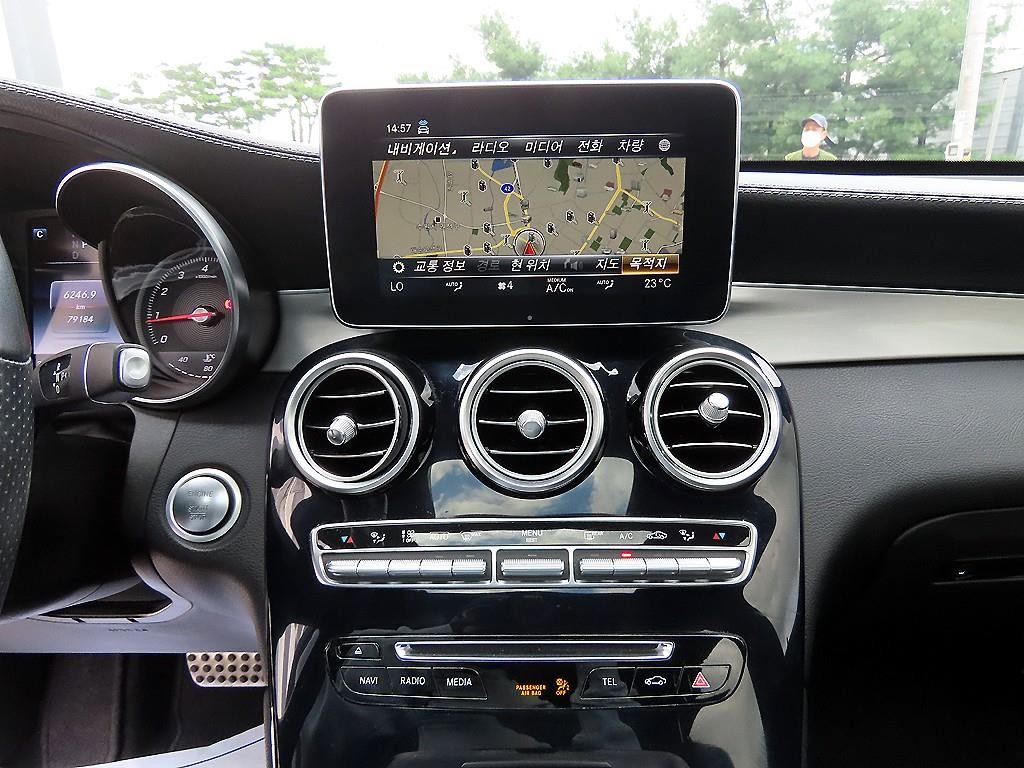 벤츠 GLC 클래스 GLC클래스 X253 GLC 300 4MATIC AMG LINE 쿠페 이미지 13
