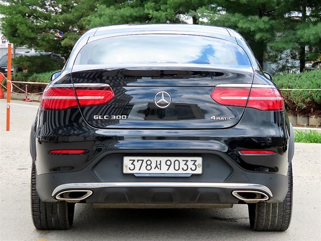 벤츠 GLC 클래스 GLC클래스 X253 GLC 300 4MATIC AMG LINE 쿠페 이미지 4