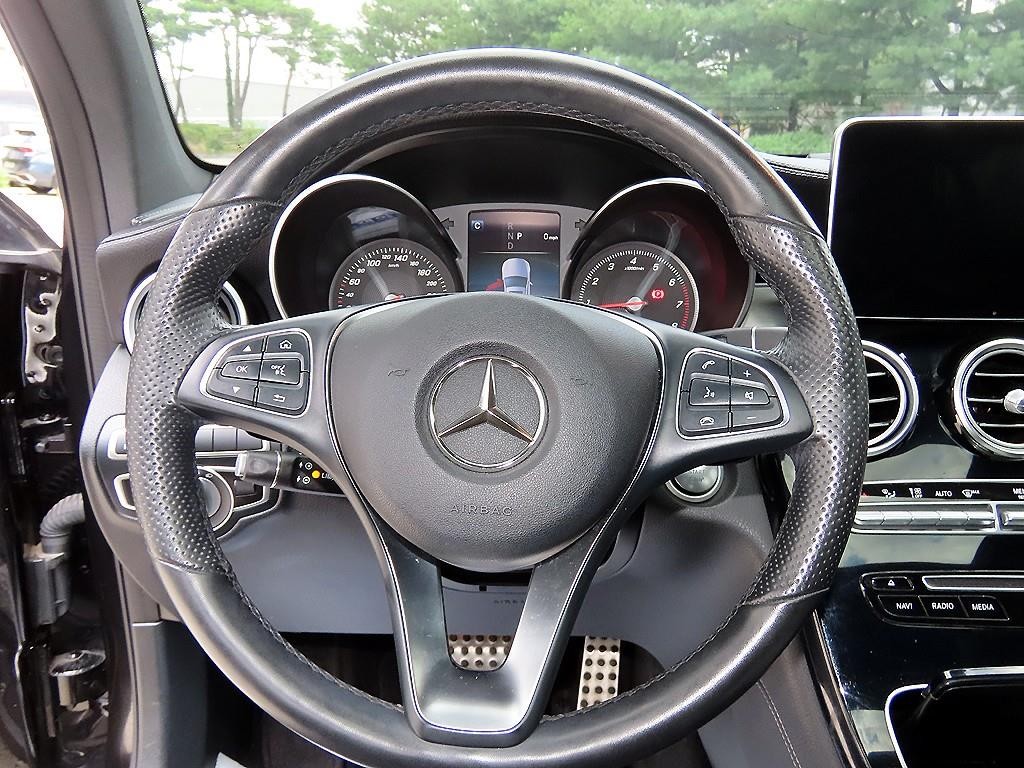 벤츠 GLC 클래스 GLC클래스 X253 GLC 300 4MATIC AMG LINE 쿠페 이미지 8