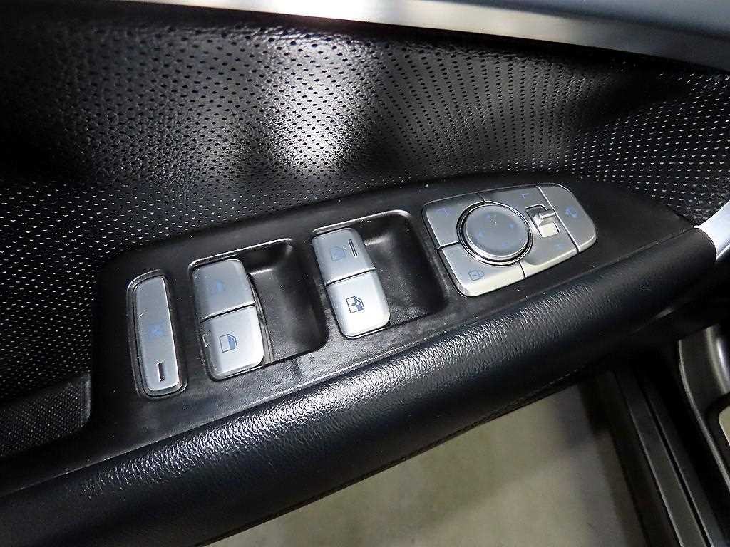 제네시스 G70 2.0T 슈프림 이미지 13