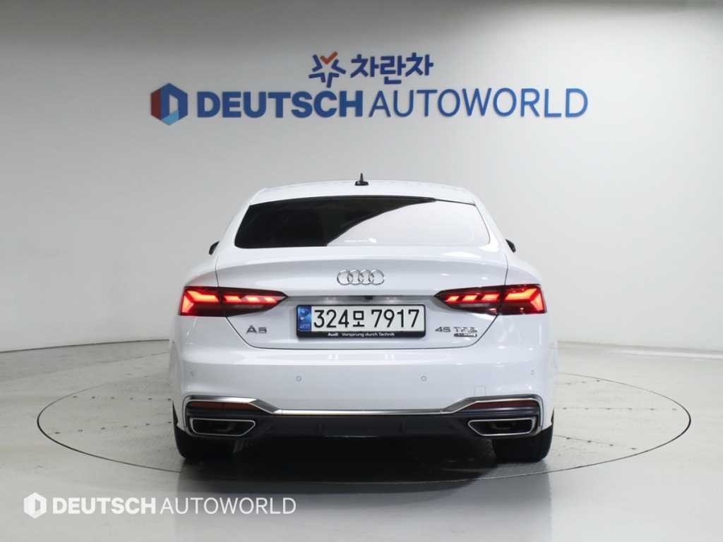 아우디 A5 A5 (F5) 45 TFSI 콰트로 프리미엄 스포트백 이미지 4