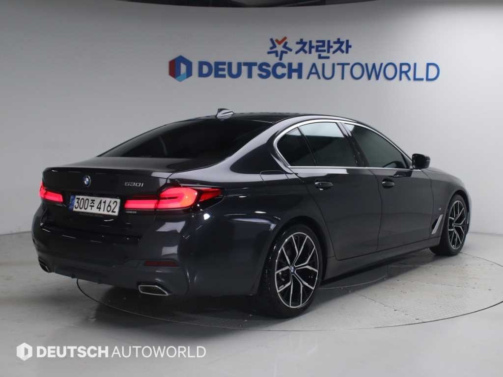 BMW 5시리즈 5시리즈 (G30) 530i M 스포츠 이미지 2