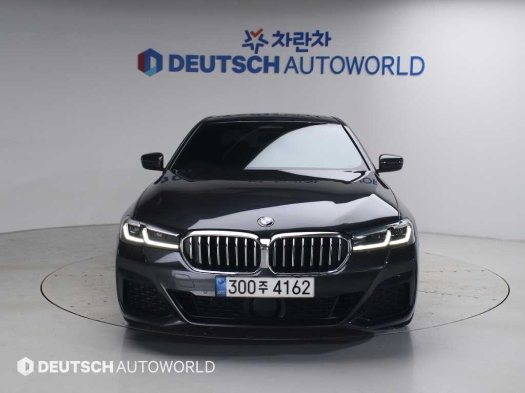 BMW 5시리즈 5시리즈 (G30) 530i M 스포츠 이미지 3