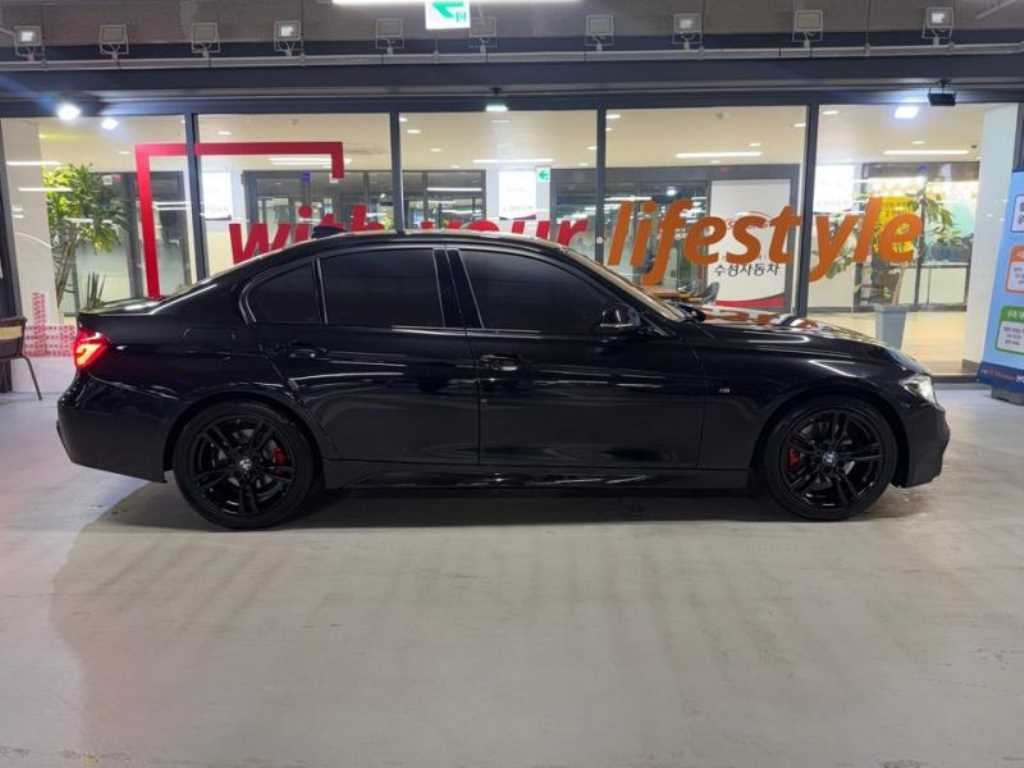 BMW 3시리즈 3시리즈 (F30) 330i M 스포츠 쉐도우 이미지 3