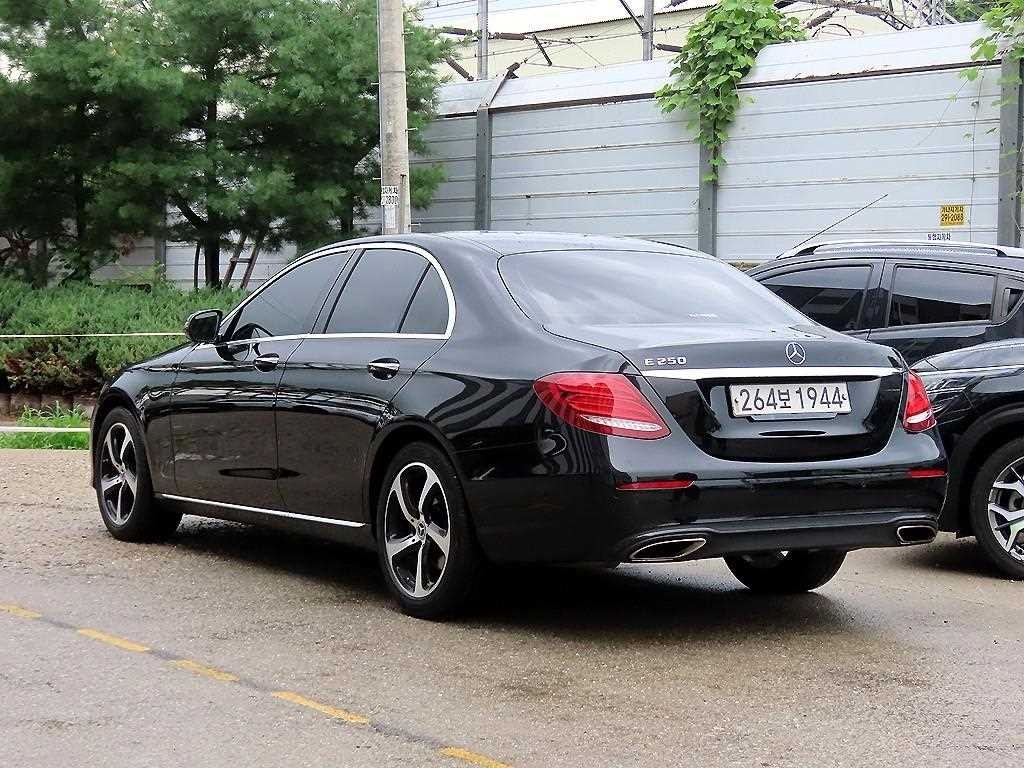 벤츠 E 클래스 E-클래스 W213 E250 아방가르드 이미지 3