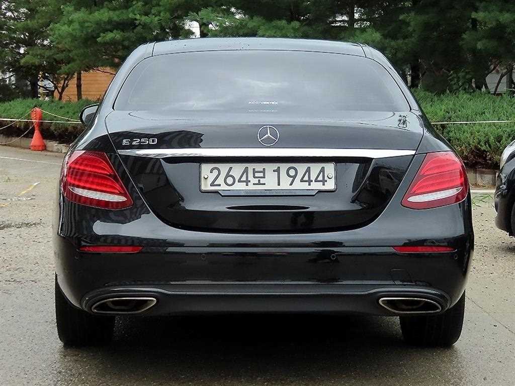 벤츠 E 클래스 E-클래스 W213 E250 아방가르드 이미지 4