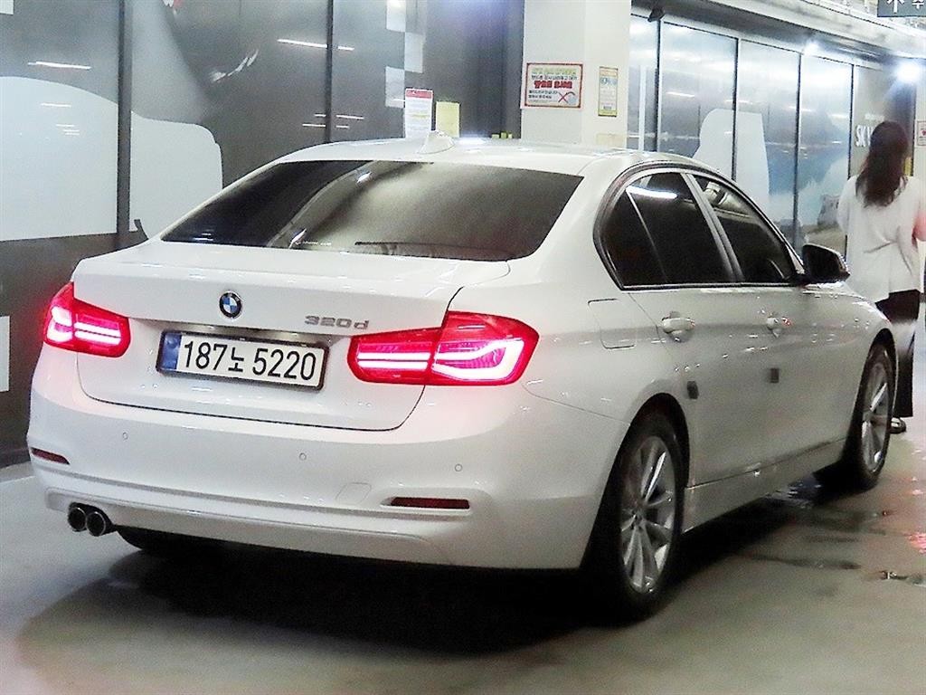 BMW 3시리즈 3시리즈 (F30) 320d 이미지 4