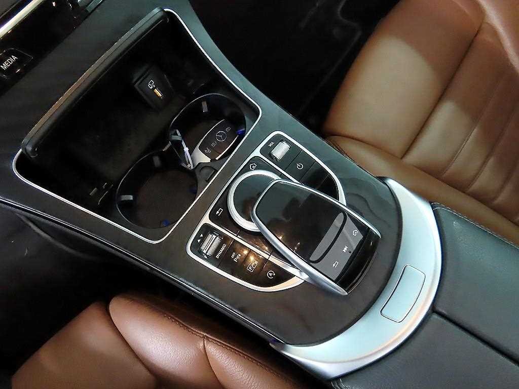 벤츠 C 클래스 C클래스 W205 C200 AMG LINE 이미지 13