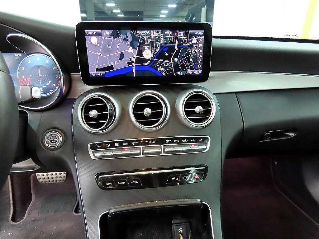 벤츠 C 클래스 C클래스 W205 C200 AMG LINE 이미지 14