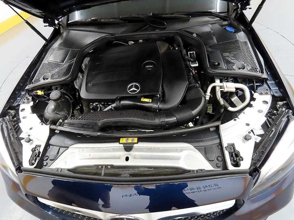 벤츠 C 클래스 C클래스 W205 C200 AMG LINE 이미지 19