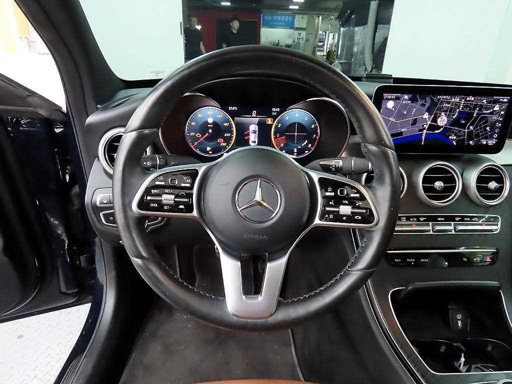 벤츠 C 클래스 C클래스 W205 C200 AMG LINE 이미지 9