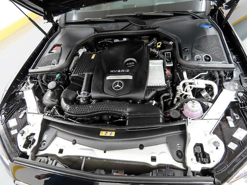 벤츠 E 클래스 E-클래스 W213 E300e 4MATIC 익스클루시브 이미지 19