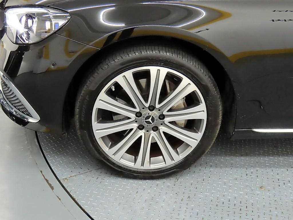 벤츠 E 클래스 E-클래스 W213 E300e 4MATIC 익스클루시브 이미지 20