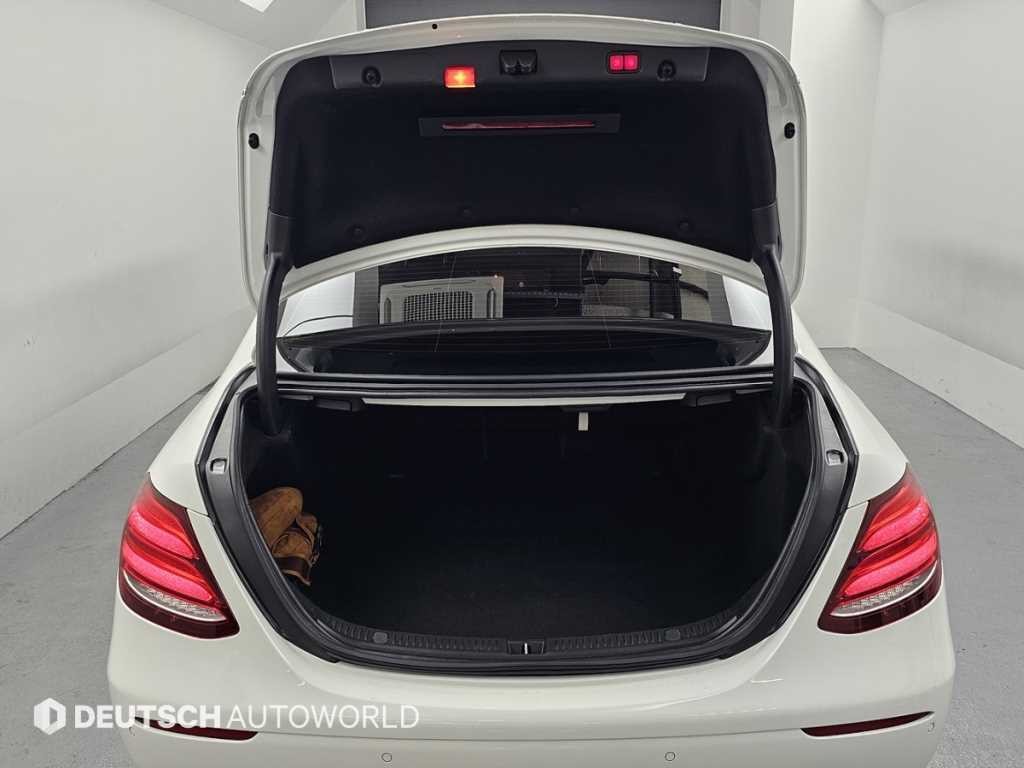 벤츠 E 클래스 E-클래스 W213 E400 4MATIC 익스클루시브 이미지 19