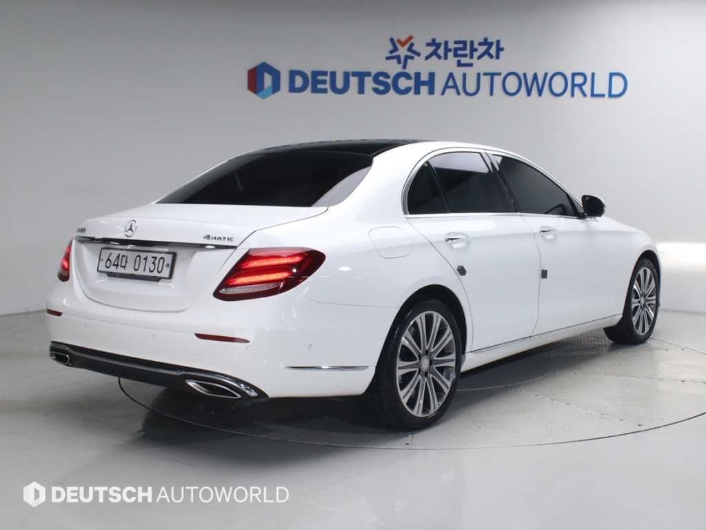 벤츠 E 클래스 E-클래스 W213 E400 4MATIC 익스클루시브 이미지 2