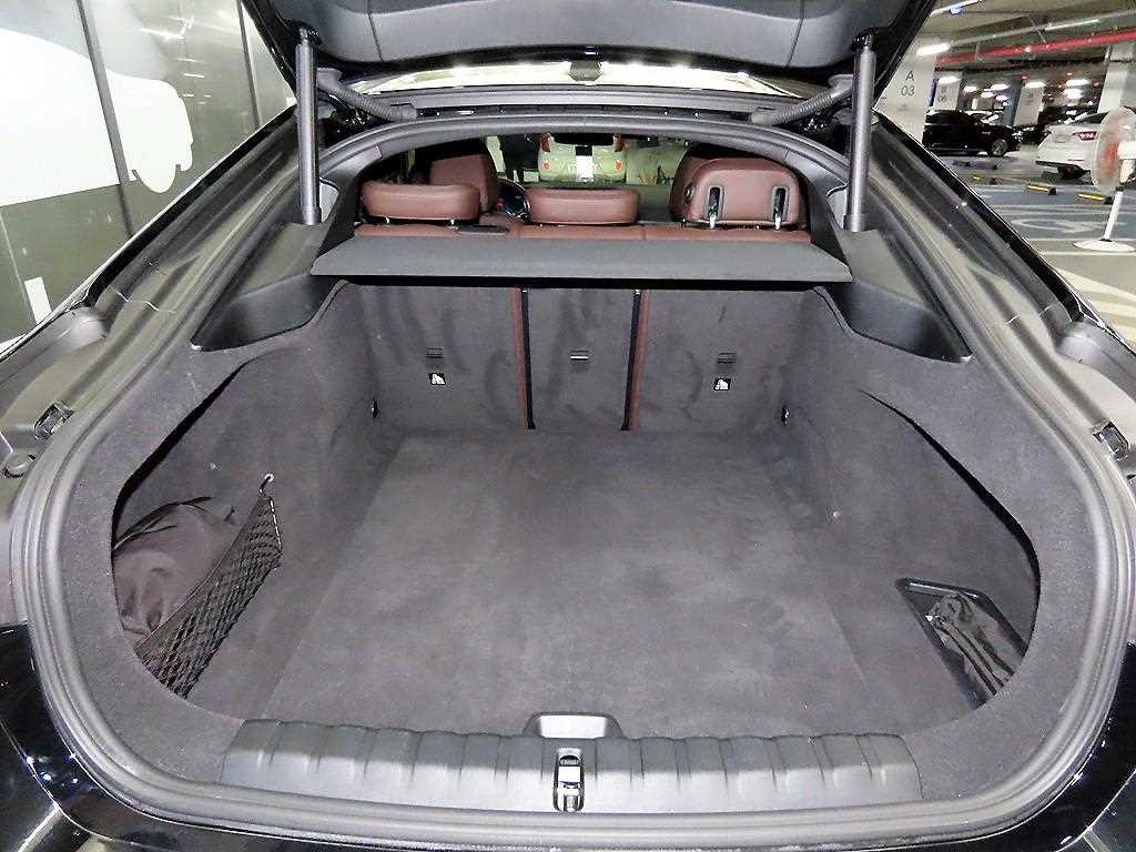 BMW i4 eDrive 40 M 스포츠 프로 이미지 17