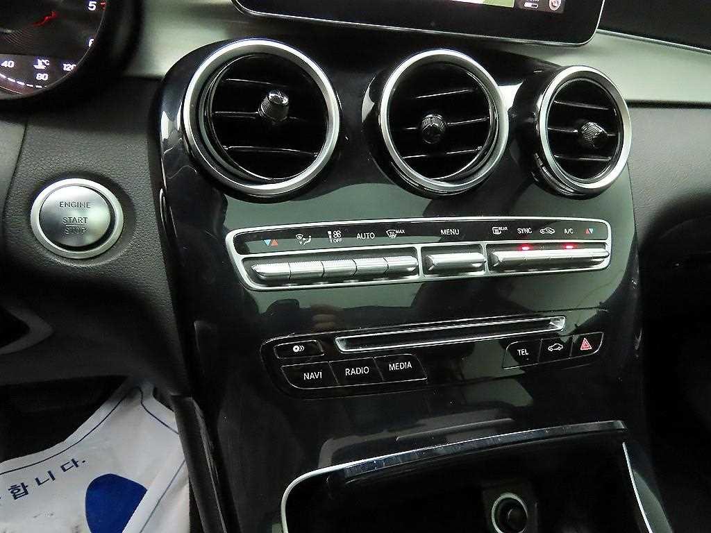 벤츠 GLC 클래스 GLC클래스 X253 GLC 220 d 4MATIC 이미지 15