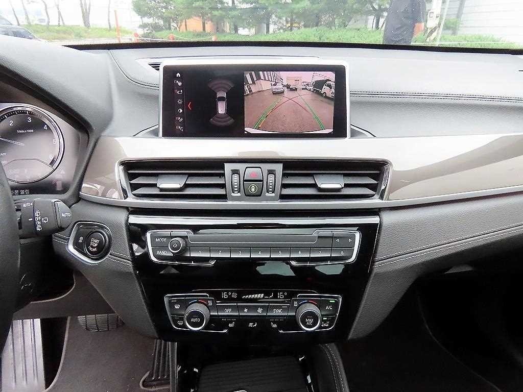 BMW X1 X1 (F48) xDrive 18d xLine 이미지 12