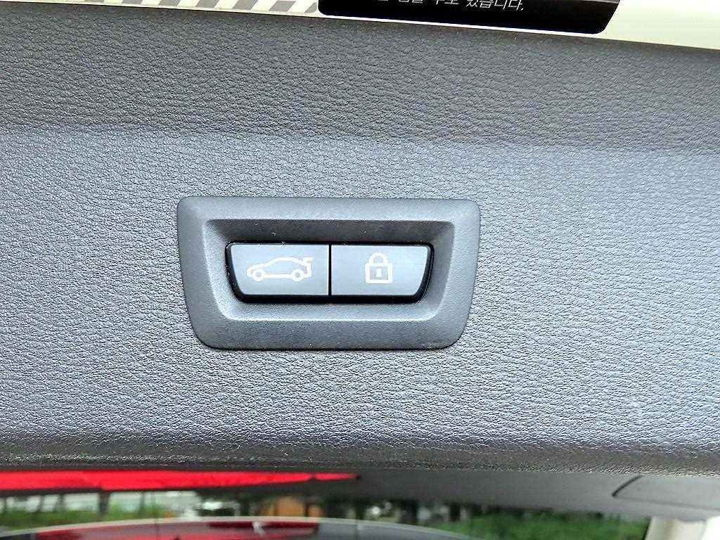 BMW X1 X1 (F48) xDrive 18d xLine 이미지 16