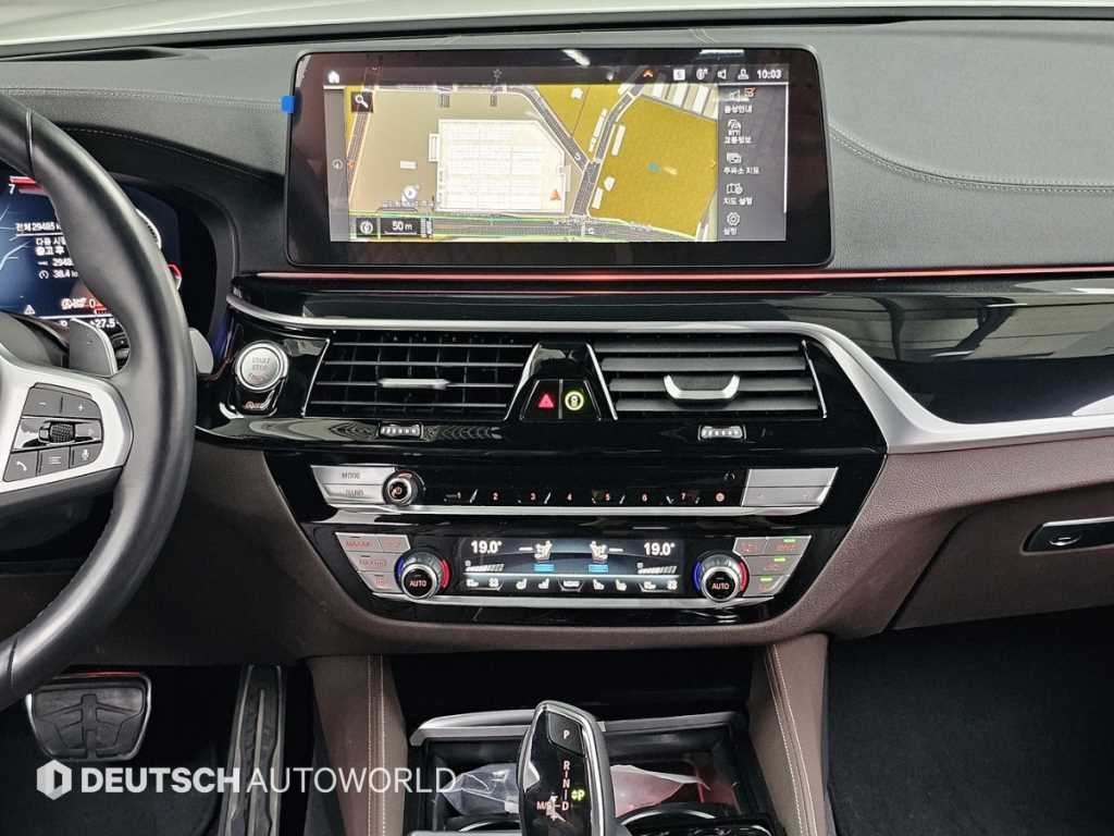BMW 5시리즈 5시리즈 (G30) 530i M 스포츠 이미지 14