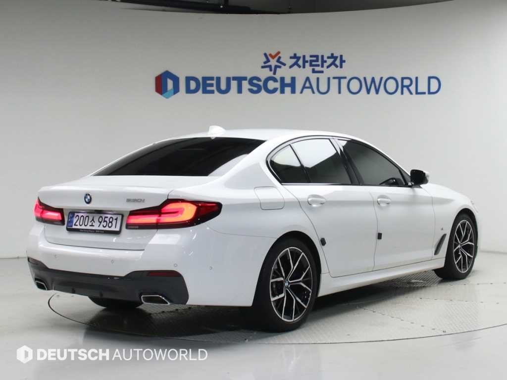 BMW 5시리즈 5시리즈 (G30) 530i M 스포츠 이미지 2