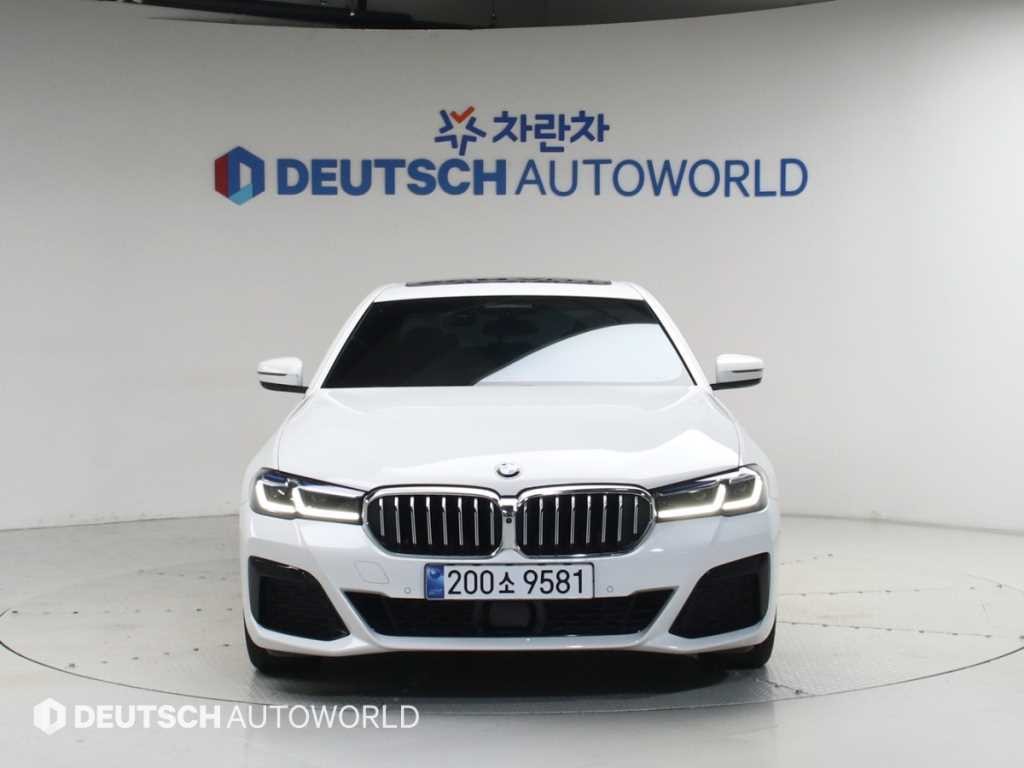 BMW 5시리즈 5시리즈 (G30) 530i M 스포츠 이미지 3