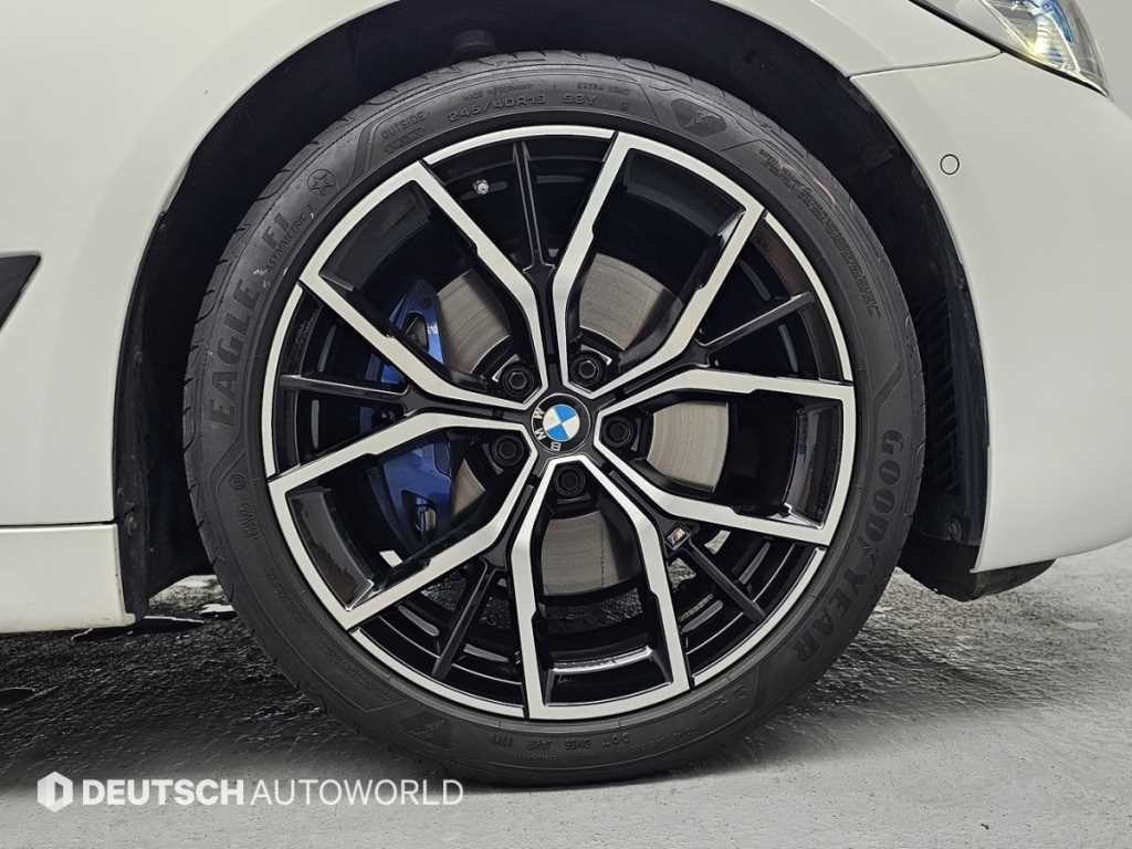 BMW 5시리즈 5시리즈 (G30) 530i M 스포츠 이미지 5