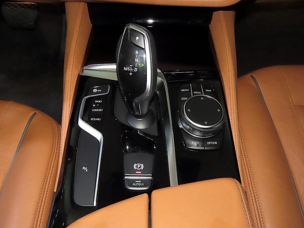 BMW 5시리즈 5시리즈 (G30) 520i 럭셔리 이미지 12
